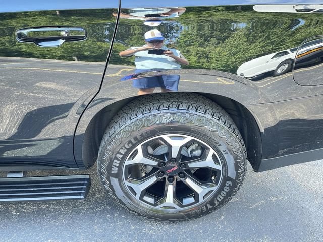 2025 GMC Yukon AT4