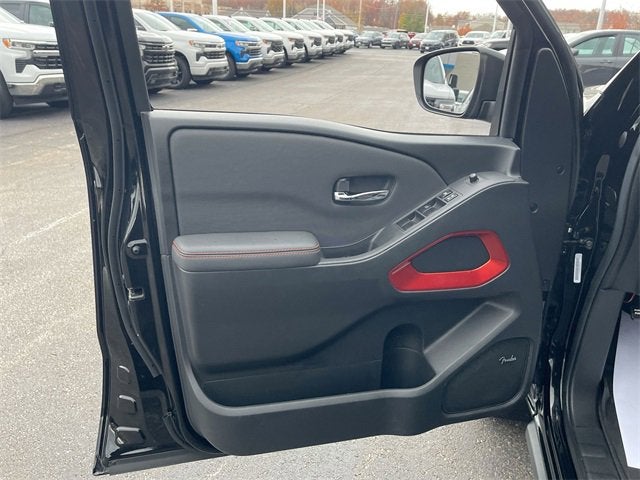 2024 Nissan Frontier Crew Cab PRO-X 4x2