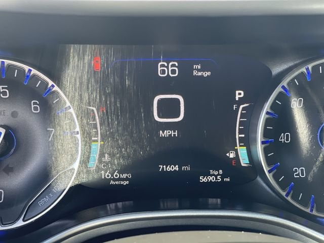2023 Chrysler Pacifica Touring - Photo 12