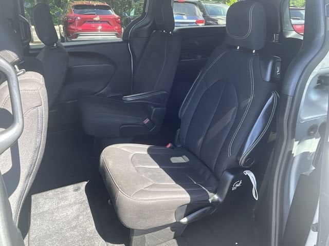 2023 Chrysler Pacifica Touring - Photo 25
