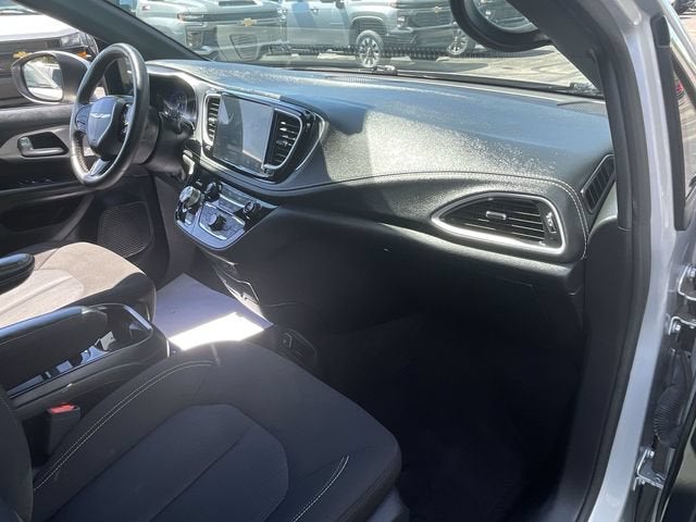 2023 Chrysler Pacifica Touring - Photo 29
