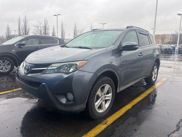 Used 2013 Toyota RAV4 XLE with VIN 2T3RFREV2DW102139 for sale in Avon, OH
