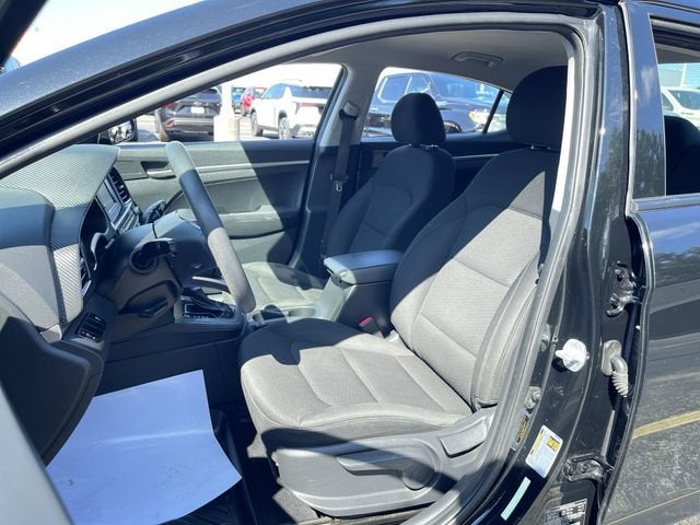 2019 Hyundai Elantra SE - Photo 17