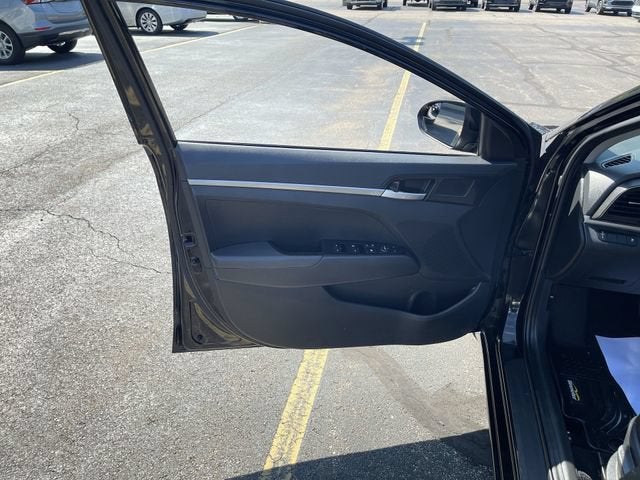 2019 Hyundai Elantra SE - Photo 19