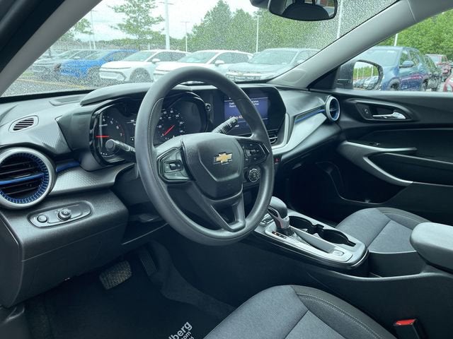 2024 Chevrolet Trax LS - Photo 10