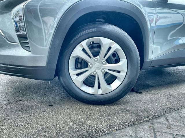 2024 Chevrolet Trax LS - Photo 30
