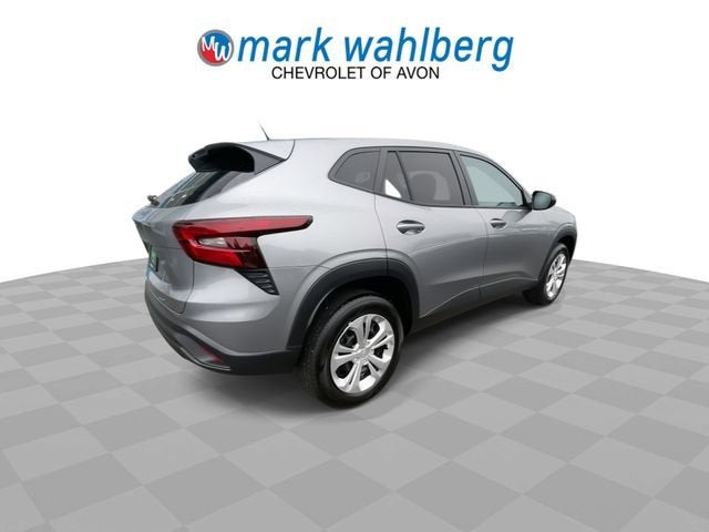 2024 Chevrolet Trax LS - Photo 8