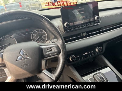 2022 Mitsubishi Outlander SE