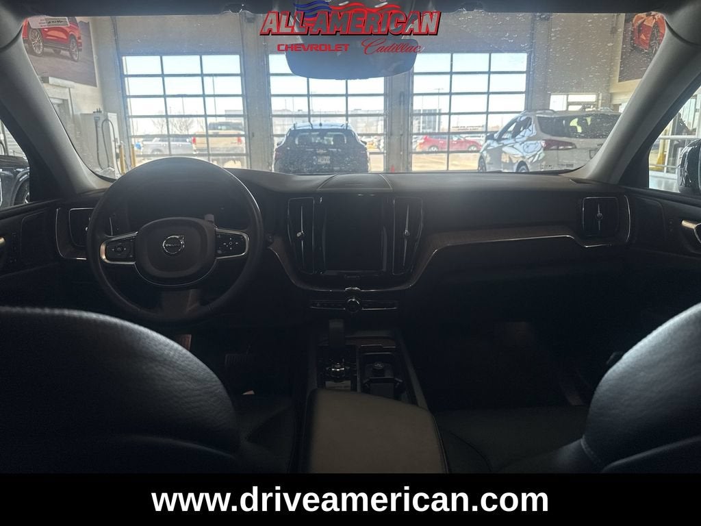 2024 Volvo XC60 Plus Dark Theme