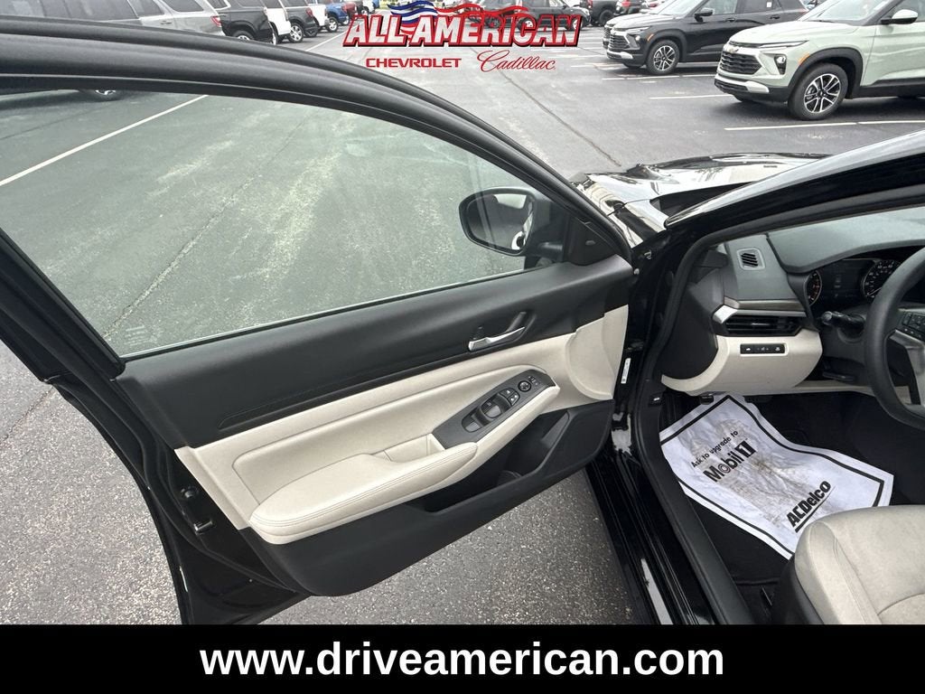2025 Nissan Altima SV