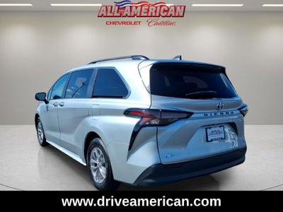 2025 Toyota Sienna XLE