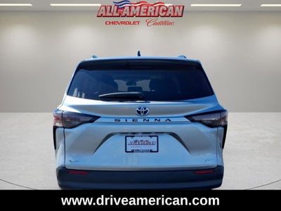 2025 Toyota Sienna XLE