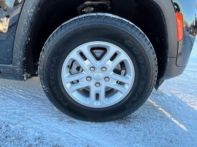 2023 Jeep Grand Cherokee Laredo 4x4