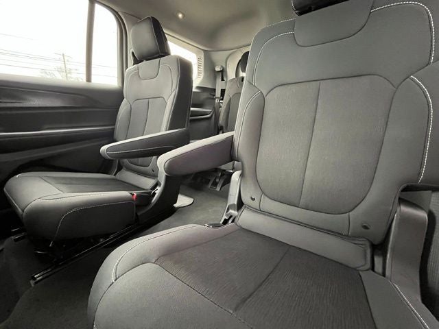 2023 Jeep Grand Cherokee L Laredo 4x4