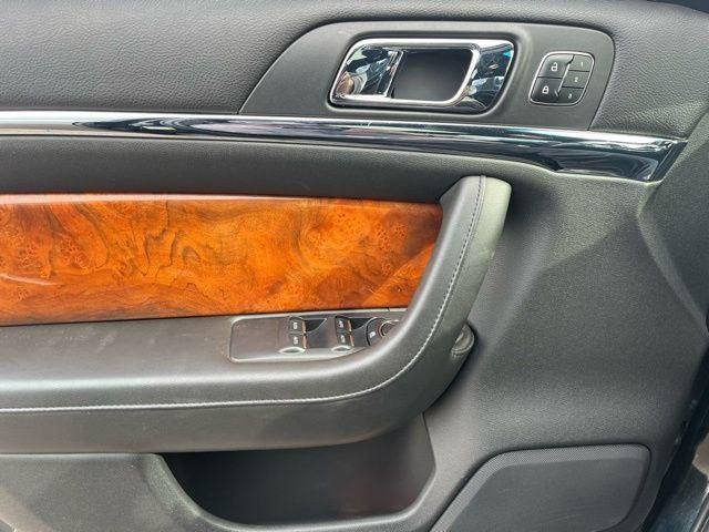 2014 Lincoln MKS Base