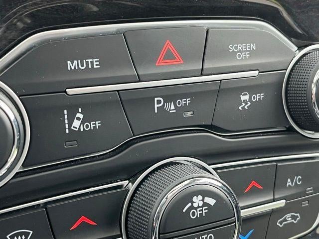 2023 Chrysler 300 Touring-L AWD