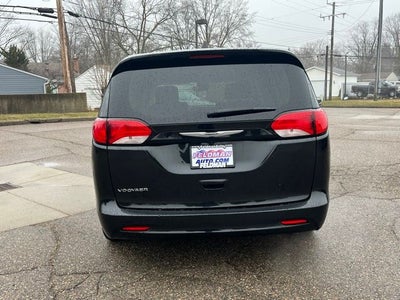 2023 Chrysler Voyager LX