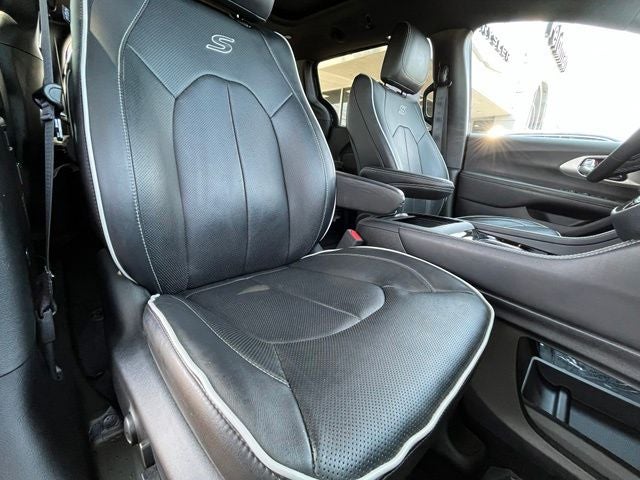 2023 Chrysler Pacifica Limited AWD