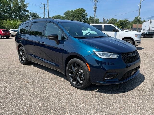 2023 Chrysler Pacifica Limited AWD
