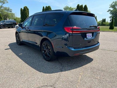 2023 Chrysler Pacifica Limited AWD