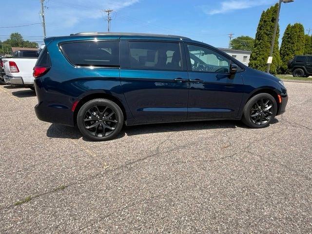 2023 Chrysler Pacifica Limited AWD