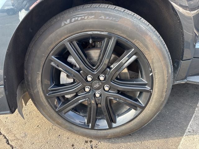 2022 Ford Edge ST Line