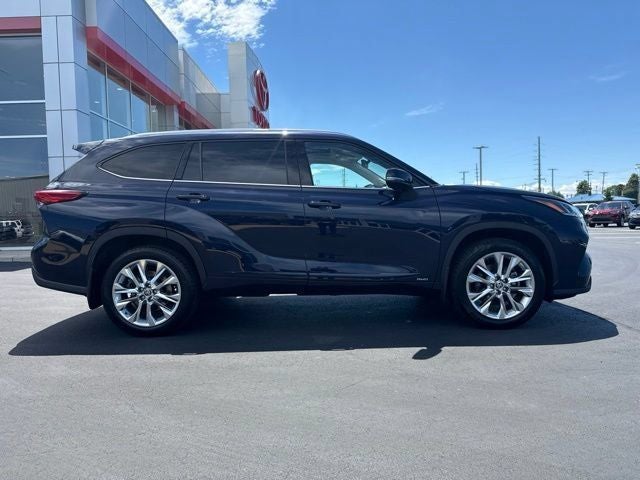 2022 Toyota Highlander Hybrid Limited