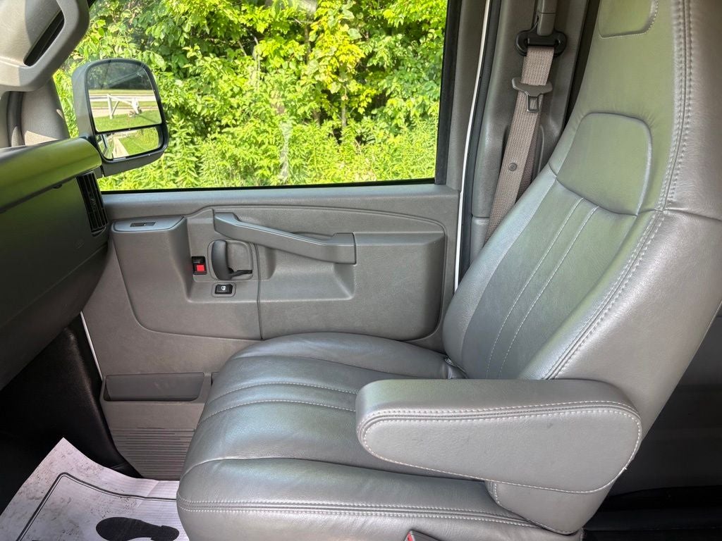 2023 Chevrolet Express 3500 LS Passenger