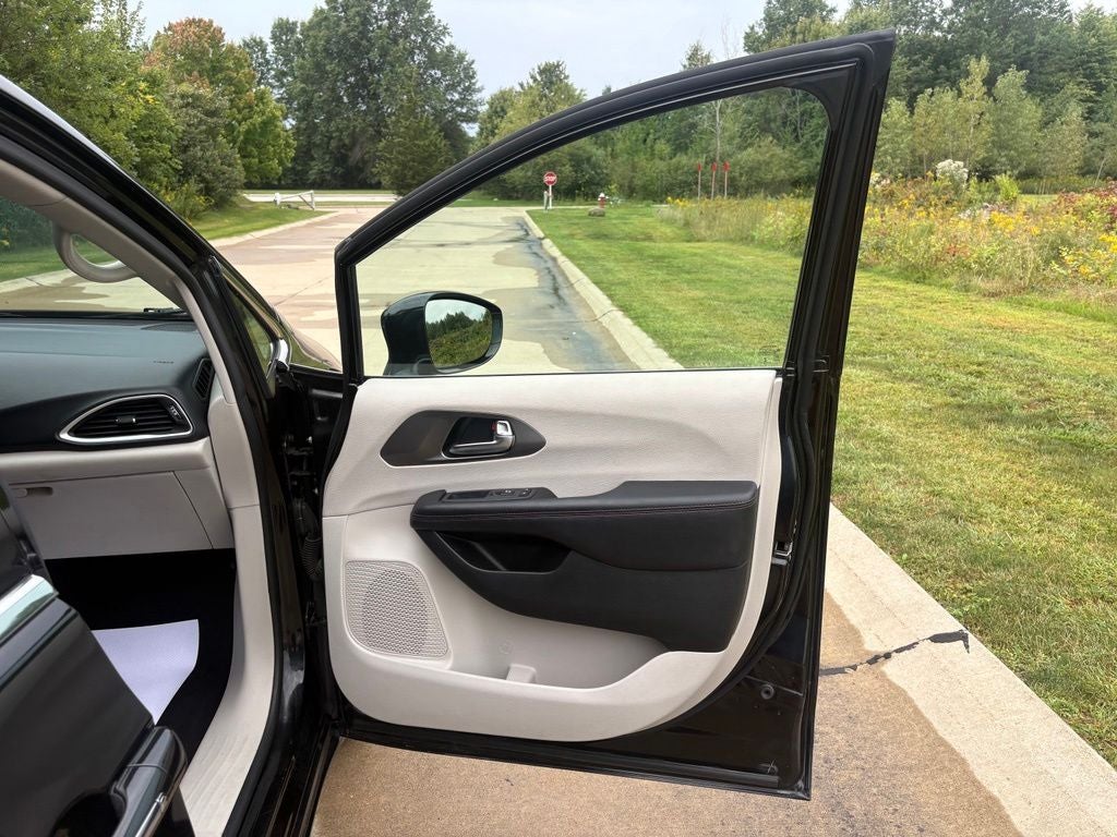 2020 Chrysler Pacifica Touring L Plus