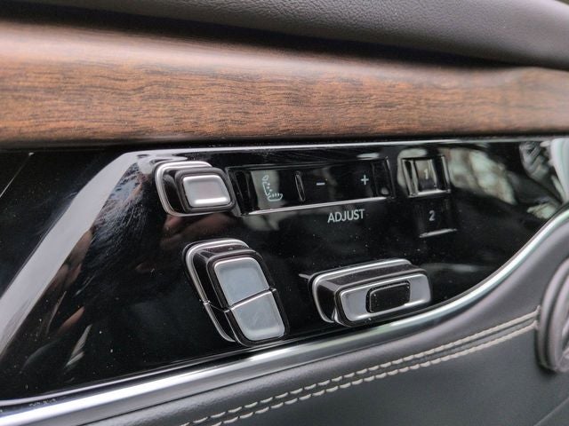 2023 Jeep Grand Wagoneer L Base