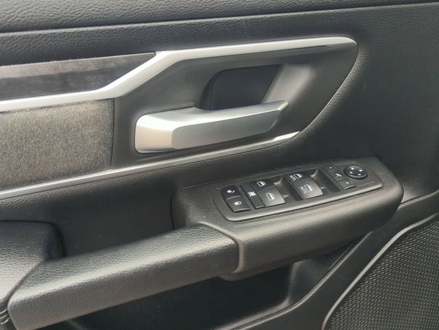 2020 RAM 1500 Big Horn Crew Cab 4x4 5'7' Box