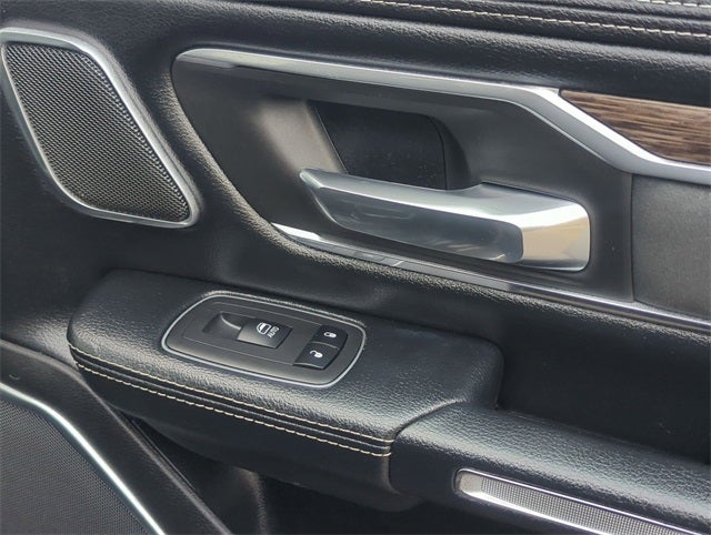 2019 RAM 1500 Laramie Crew Cab 4x4 5'7' Box