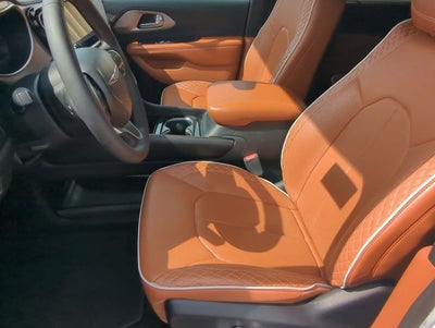 2024 Chrysler Pacifica Hybrid Pinnacle
