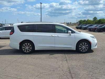 2024 Chrysler Pacifica Hybrid Pinnacle