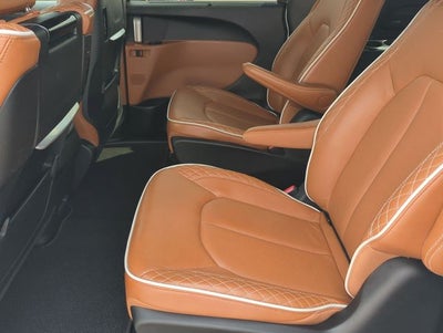 2024 Chrysler Pacifica Hybrid Pinnacle