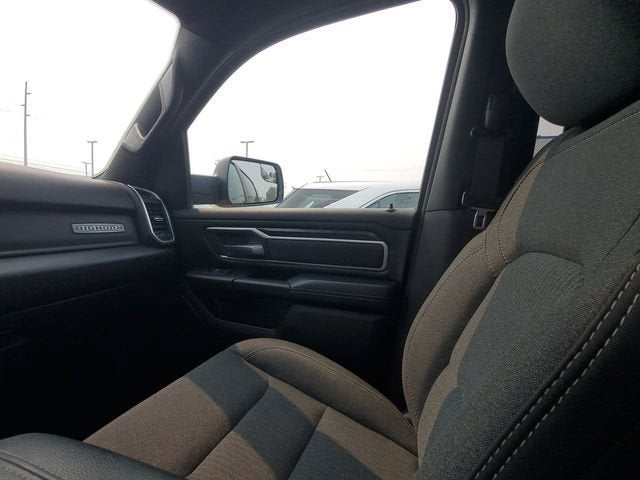 2020 RAM 1500 Big Horn Crew Cab 4x4 5'7" Box