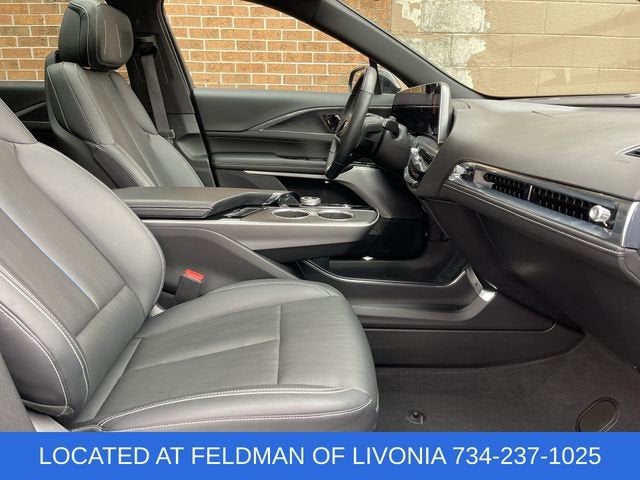 2024 Cadillac LYRIQ Sport 3