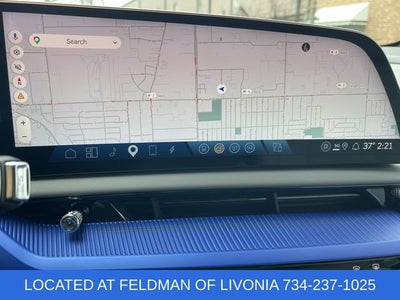 2025 Cadillac OPTIQ Luxury 1