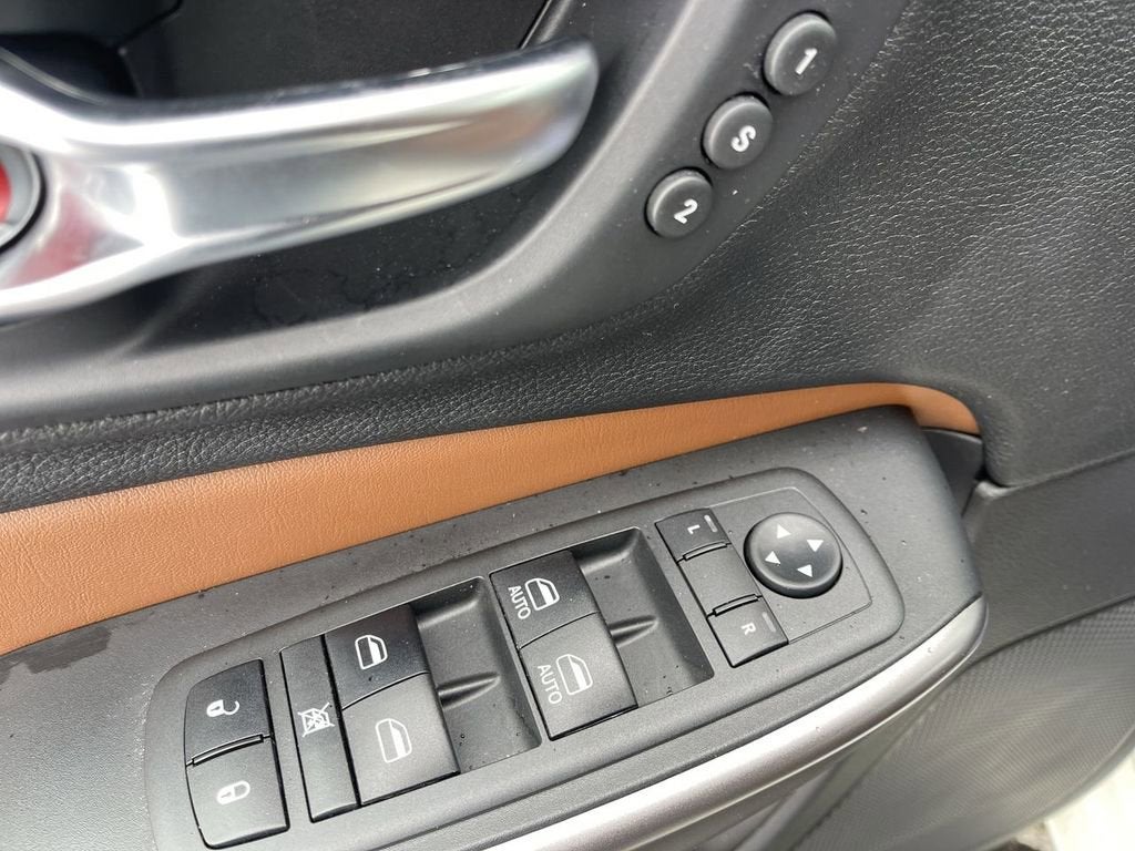 2019 Jeep Cherokee Overland