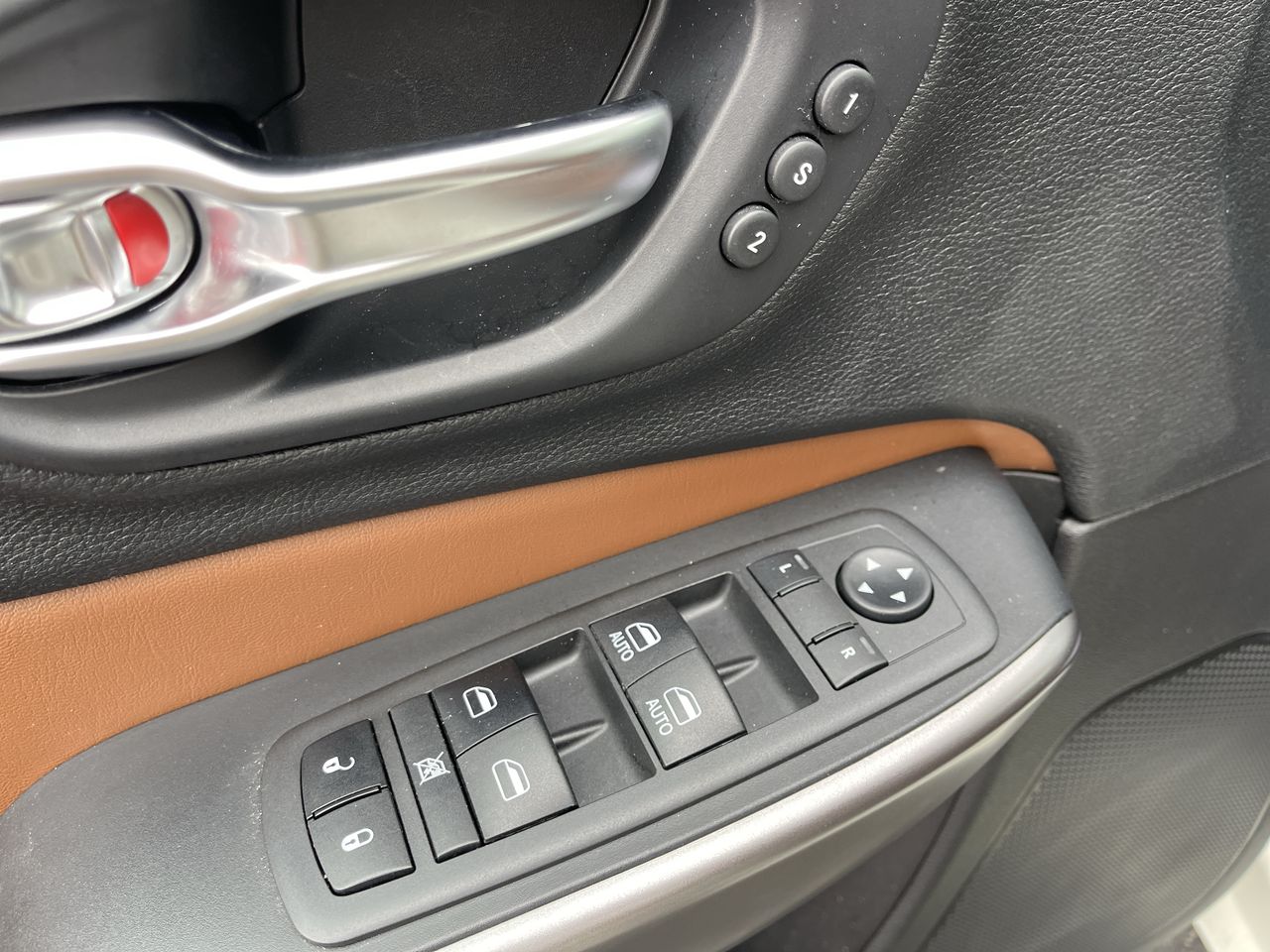 2019 Jeep Cherokee Overland