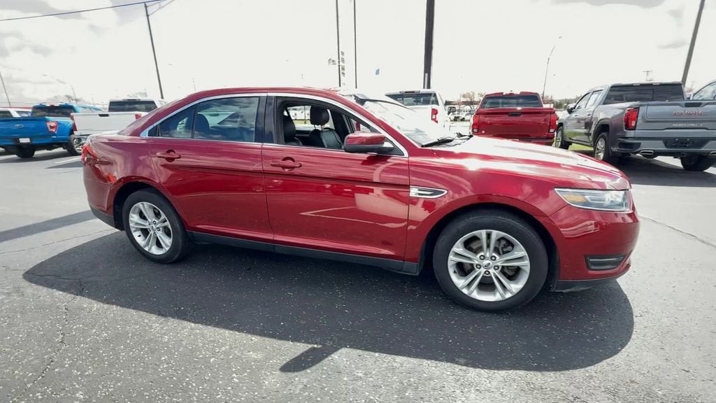 2018 Ford Taurus SEL