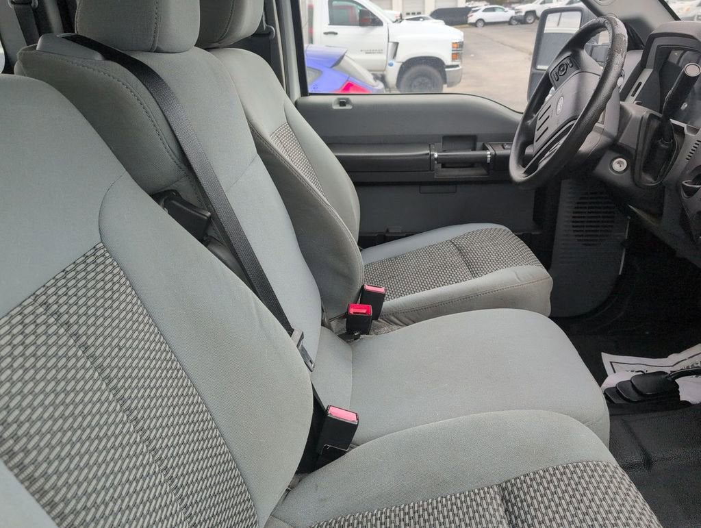 2013 Ford Super Duty F-350 DRW XL