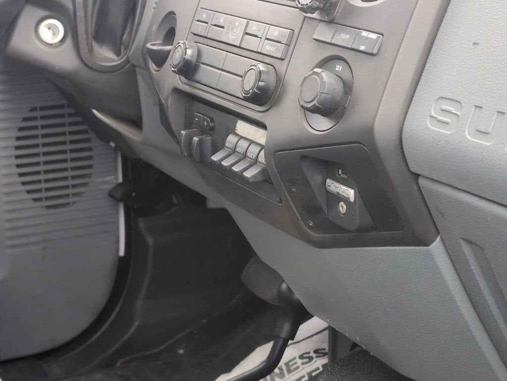 2013 Ford Super Duty F-350 DRW XL