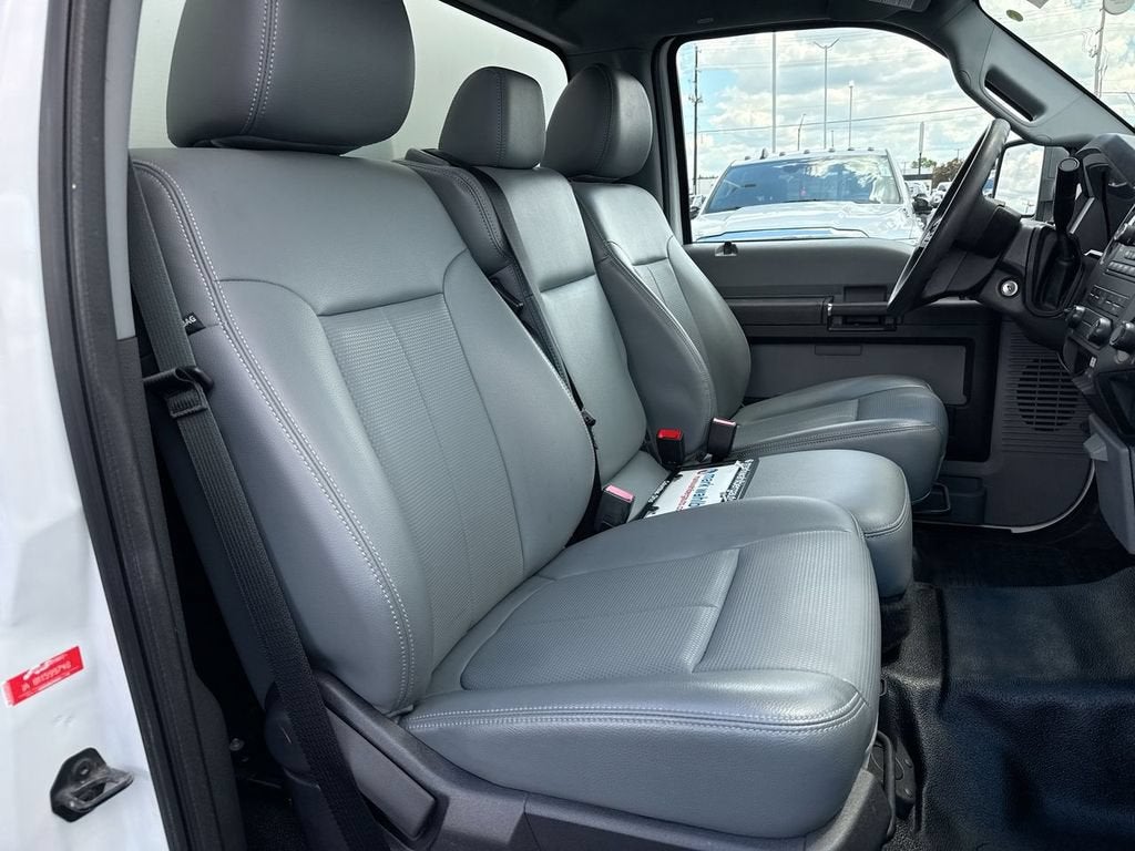 2013 Ford Super Duty F-450 DRW XL