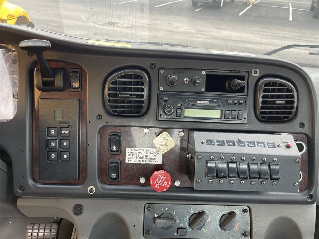 2007 FREIGHTLIN M2106S Base