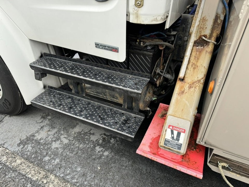 2007 FREIGHTLIN M2106S Base