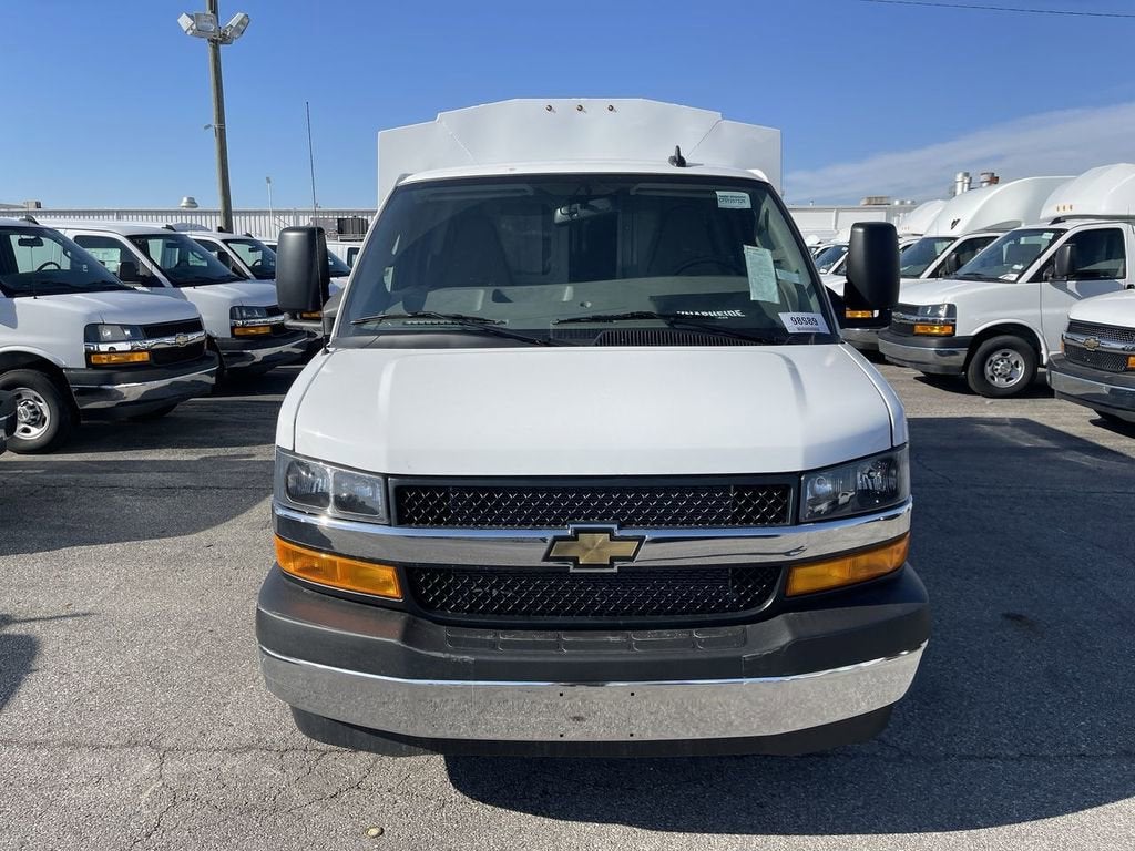 2025 Chevrolet Express Cutaway 3500 1WT