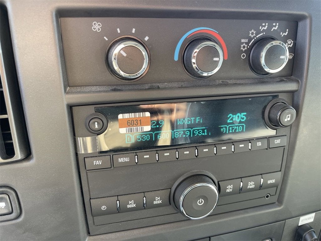 2025 Chevrolet Express Cutaway 3500 1WT