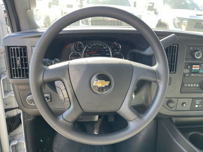 2025 Chevrolet Express Cutaway 3500 1WT