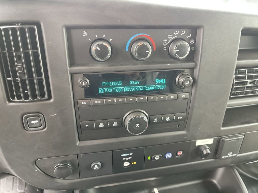 2025 Chevrolet Express Cutaway 3500 1WT